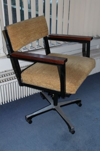 DESK CHAIRS at deVeres Auctions