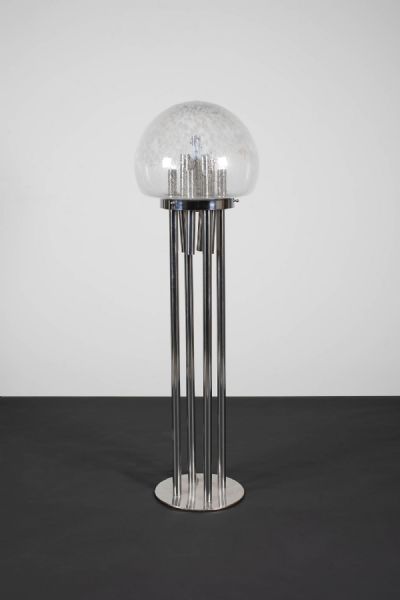 A TUBULAR CHROME FLOOR LAMP at deVeres Auctions