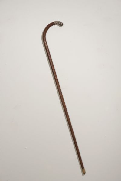 AN IMPORTANT ROSEWOOD AND SILVER MOUNTED WALKING CANE, by Michael Collins  at deVeres Auctions