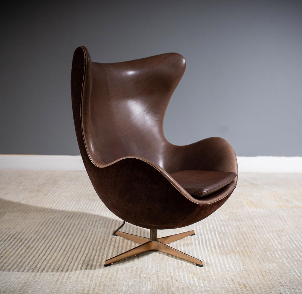 THE EGG CHAIR, by Fritz Hansen sold for €8,000 at deVeres Auctions