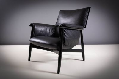 THE EO15 EMBRACE CHAIR by CARL HANSEN & SON, sold for €1,600 at deVeres Auctions