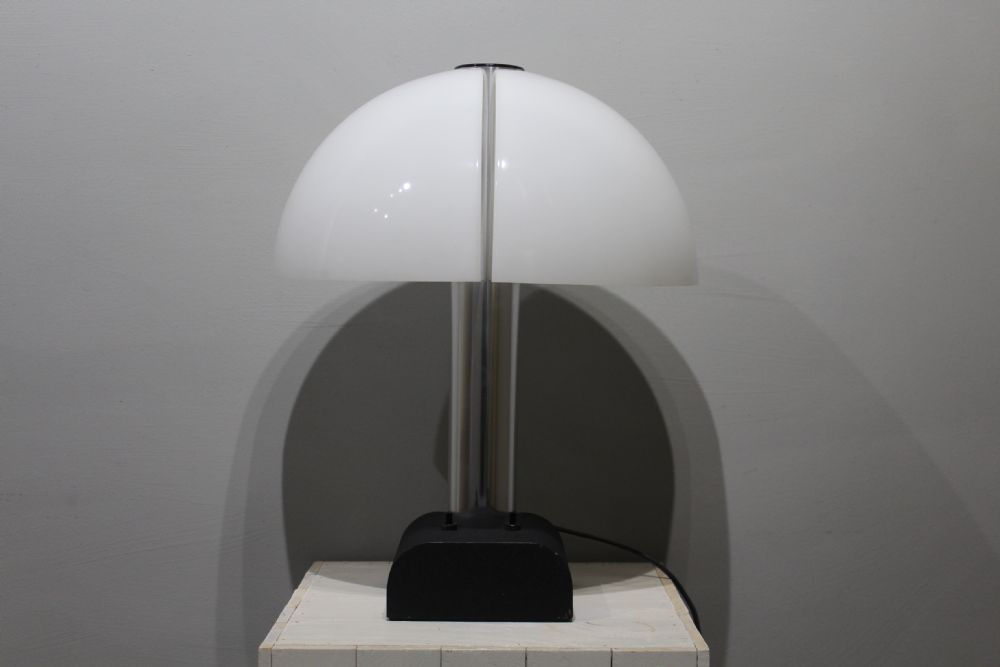 AN ITALIAN DESK LAMP by STILNOVO, sold for €360 at deVeres Auctions